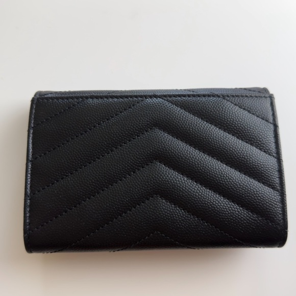 YSL CASSANDRE MATELASSÉ SMALL ENVELOPE WALLET IN GRAIN DE POUDRE LEATHER - Picture 2 of 15